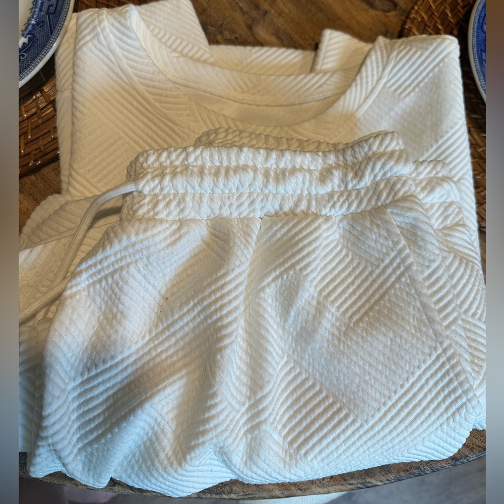 White Textured Lounge Set